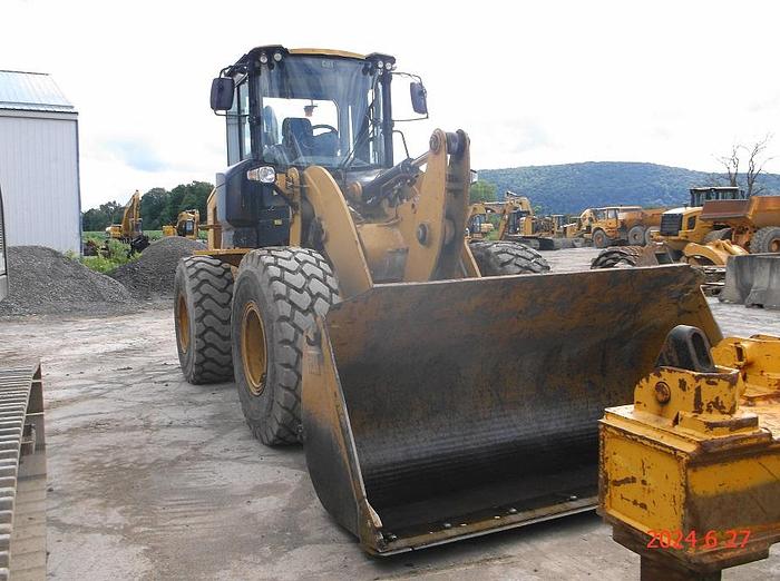 Used 2014 CATERPILLAR 924K