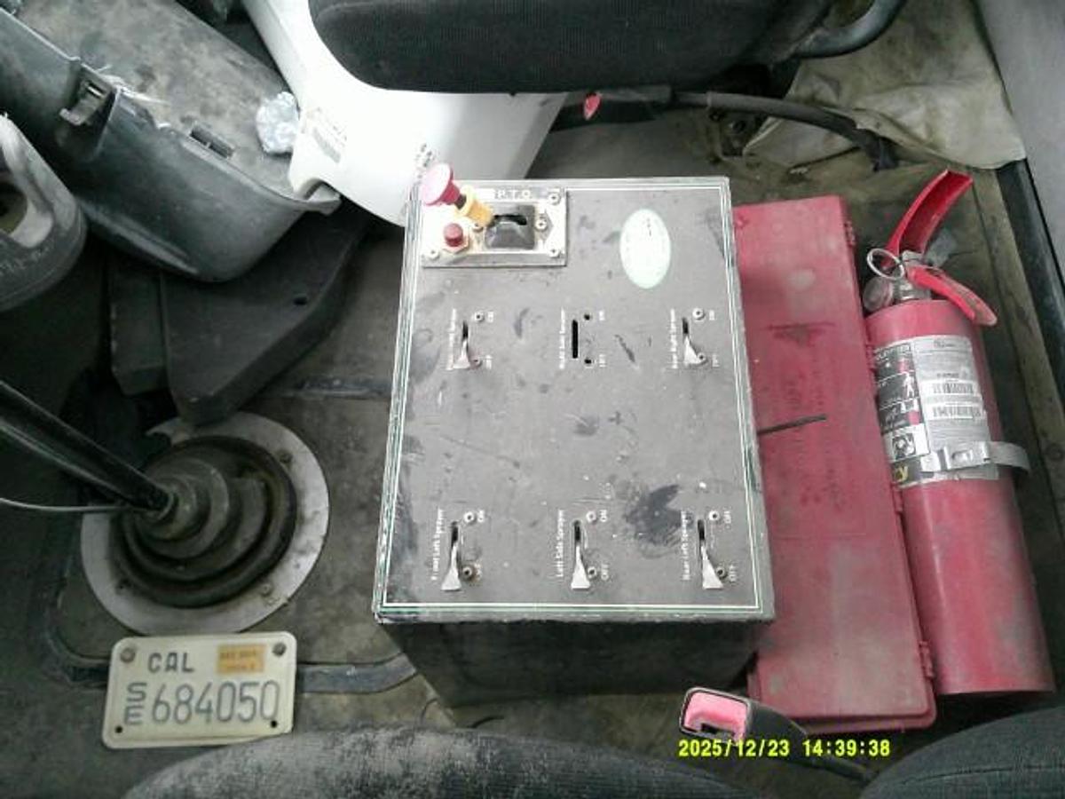 Used 2019 Freightliner M2 106