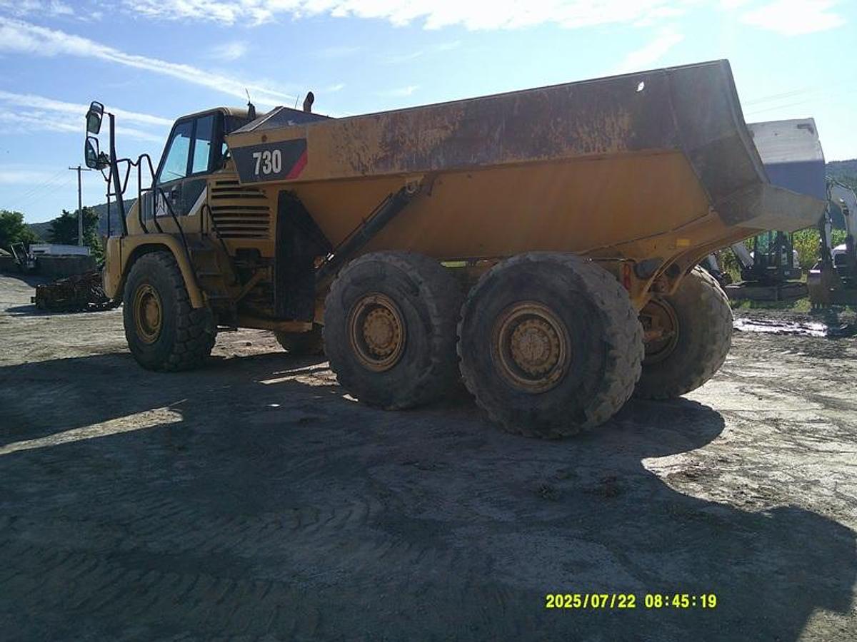 Used 2011 CATERPILLAR 730