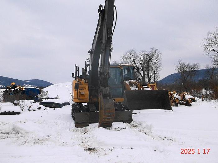 Used 2018 DEERE 135G