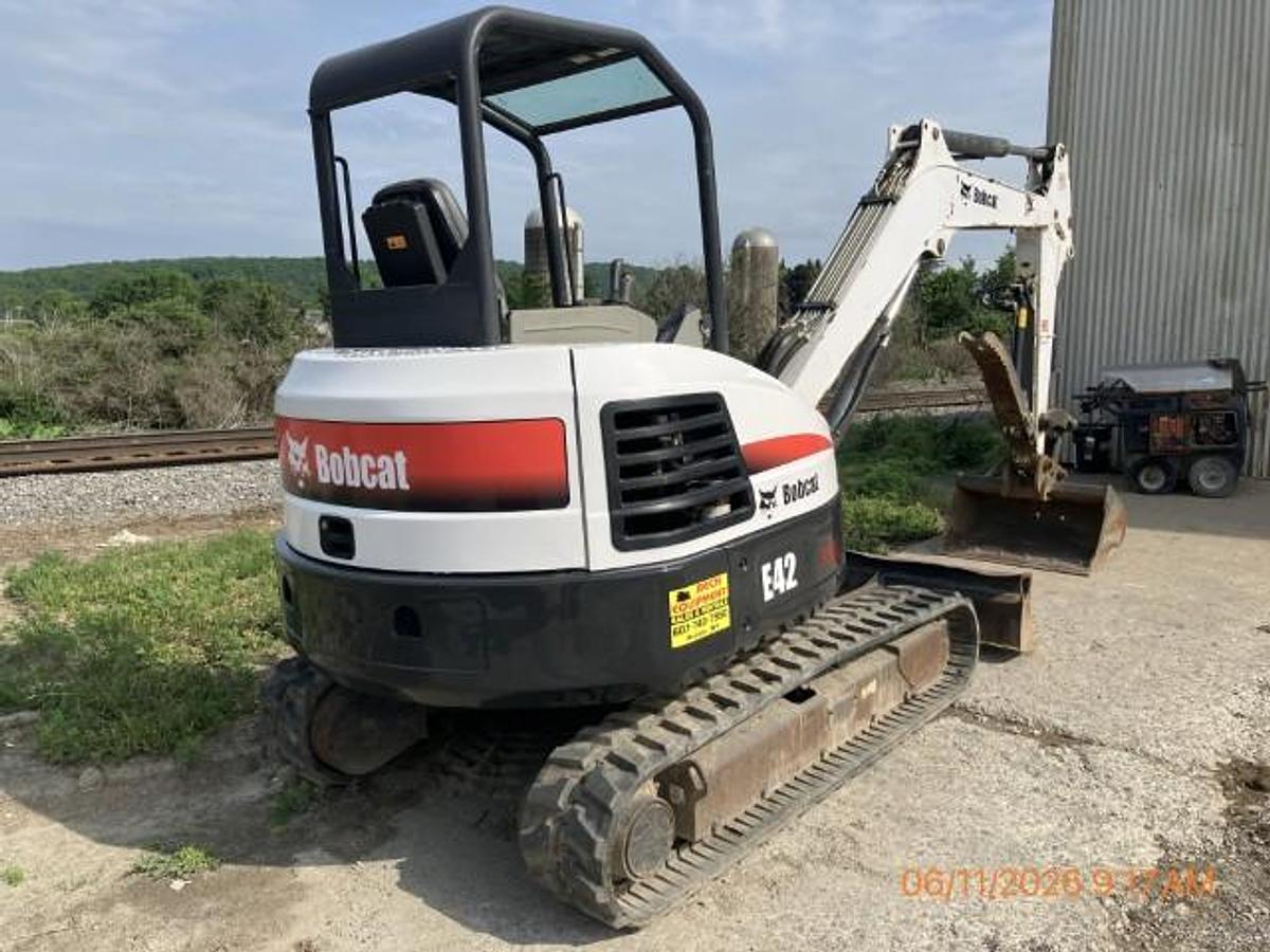 Used 2014 BOBCAT E42