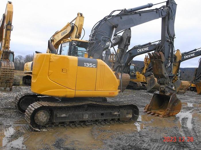 Used 2012 DEERE 135G