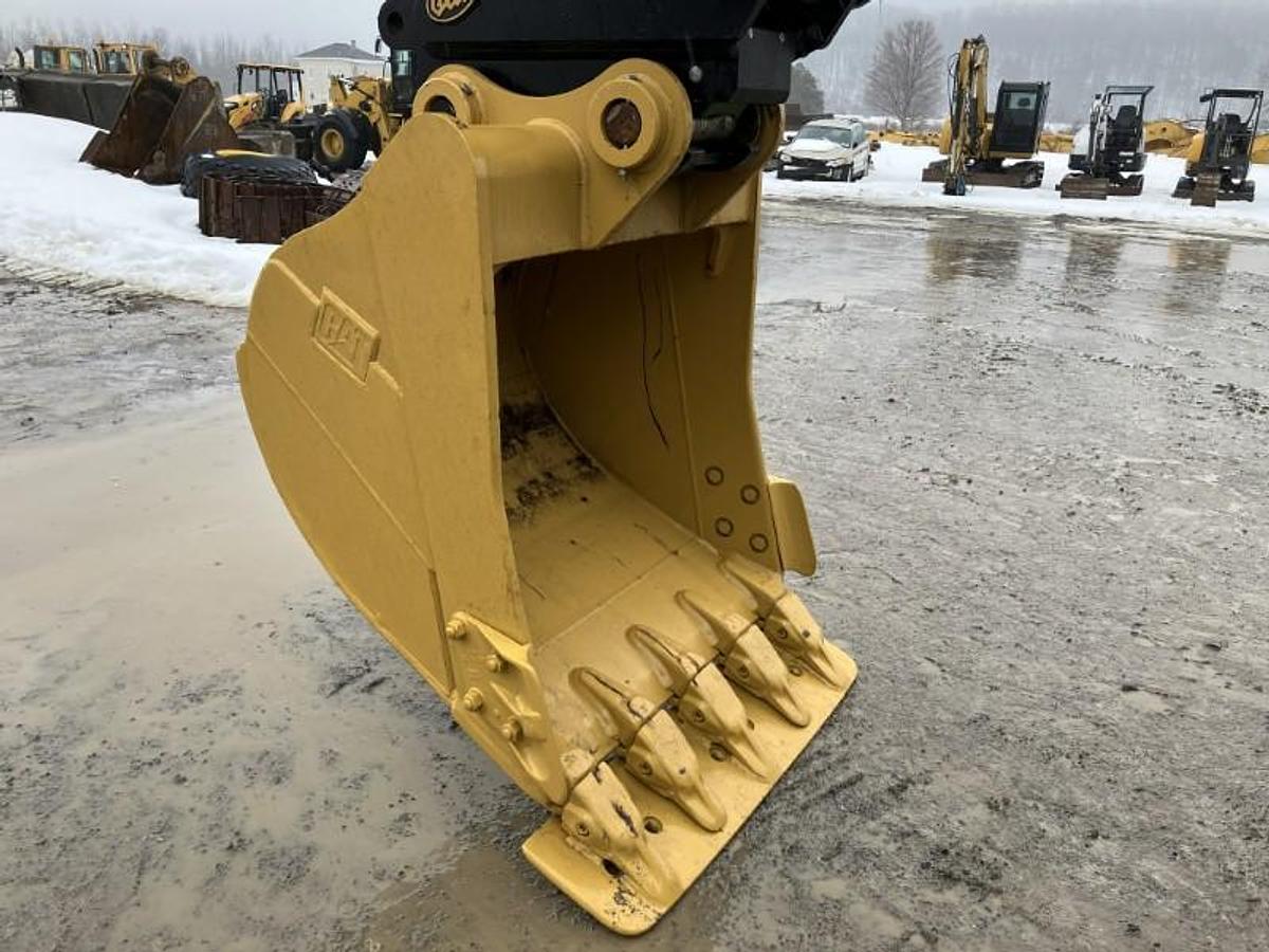 Used 2023 CATERPILLAR 320 GC