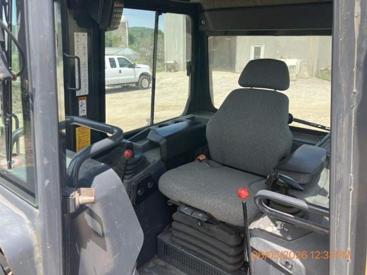 Used 2019 DEERE 650k LGP