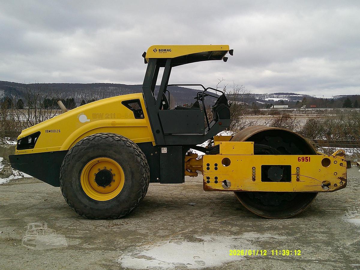 Used 2015 BOMAG BW211D-50