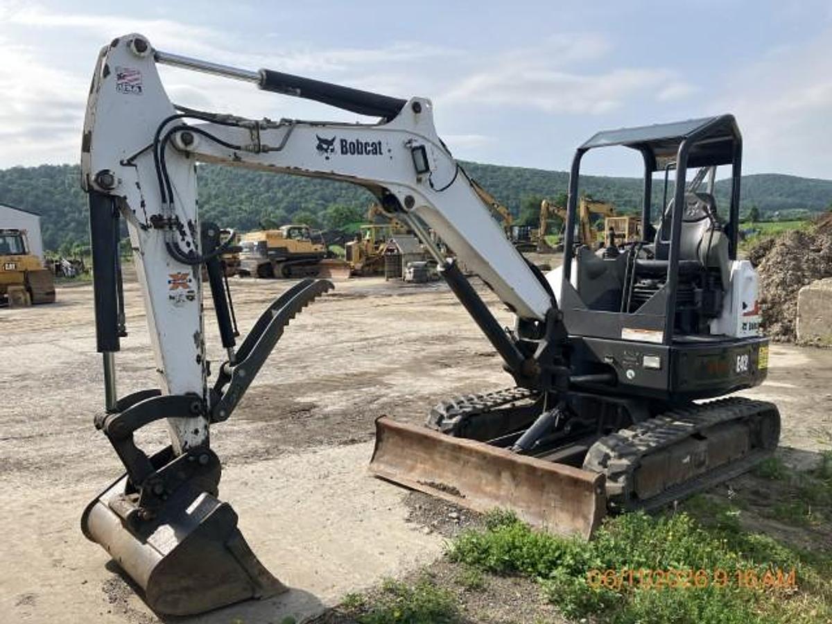 Used 2014 BOBCAT E42