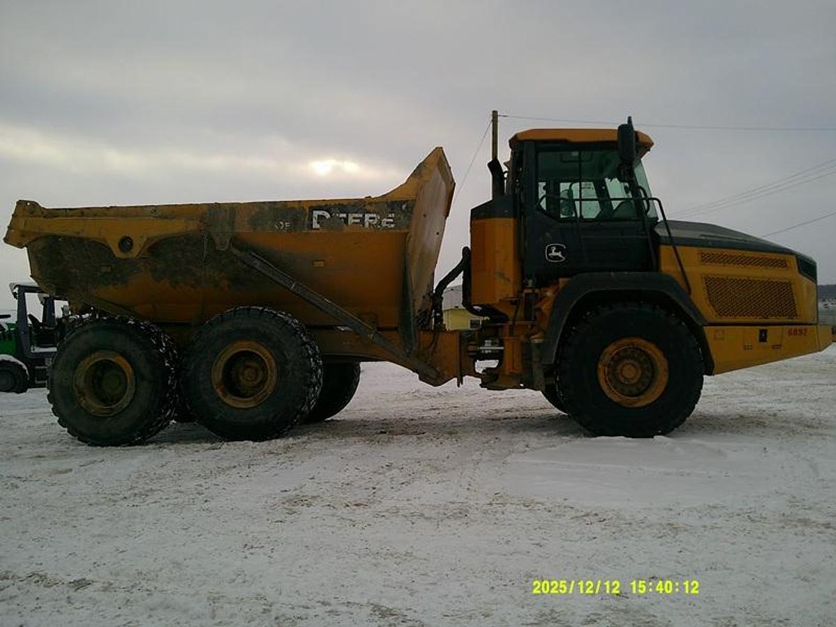 Used 2019 DEERE 260E