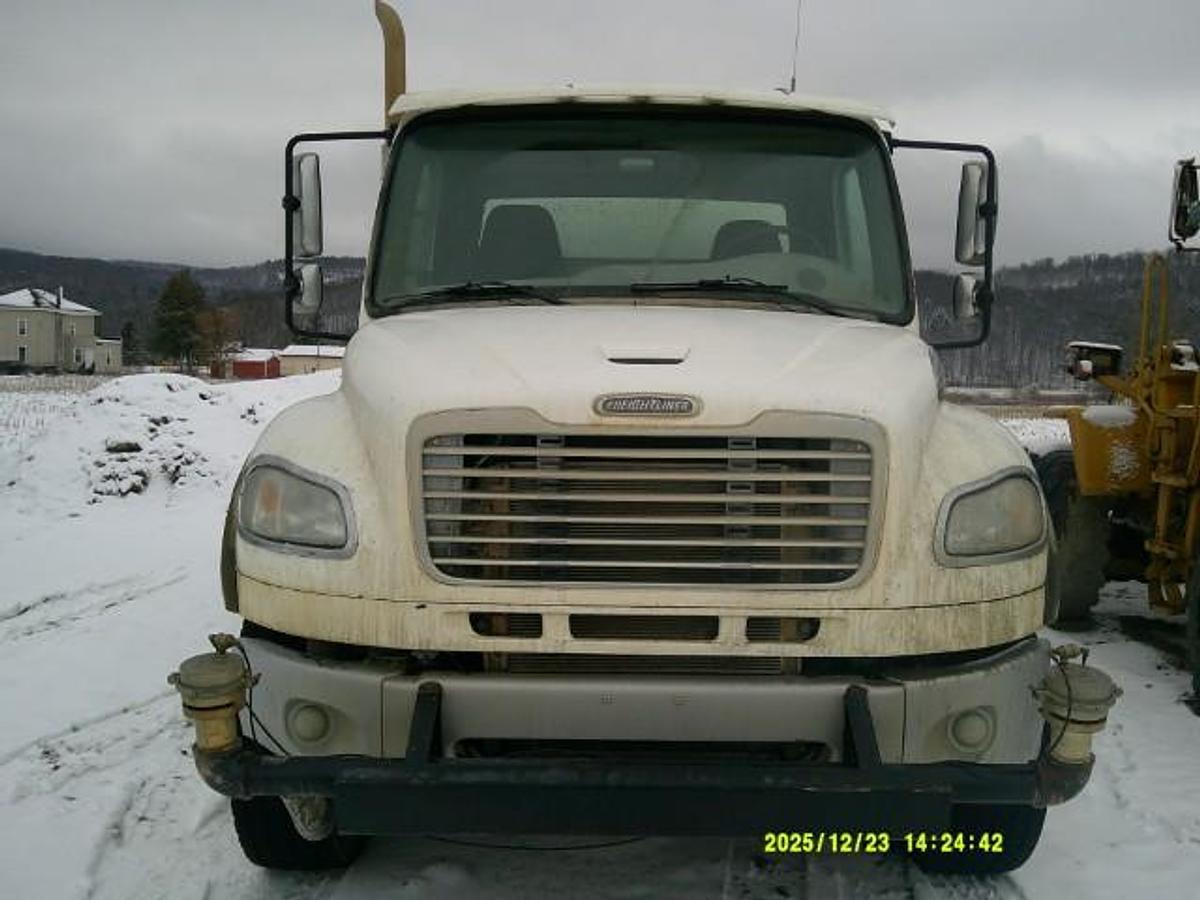 Used 2019 Freightliner M2 106