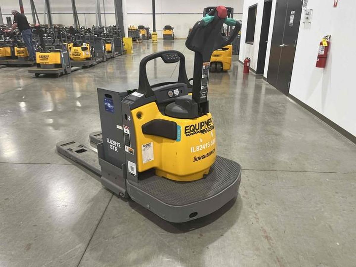 Used 2022 Jungheinrich ECR27