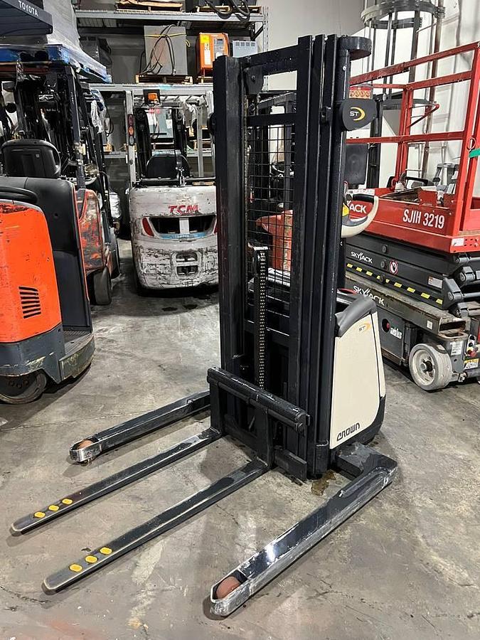 Used 2019 Crown ST3000-25