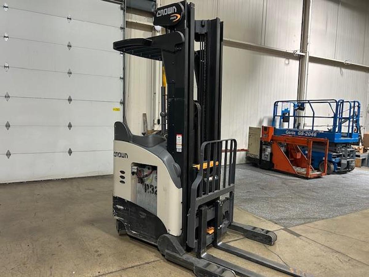Used 2020 Crown RR5725-35