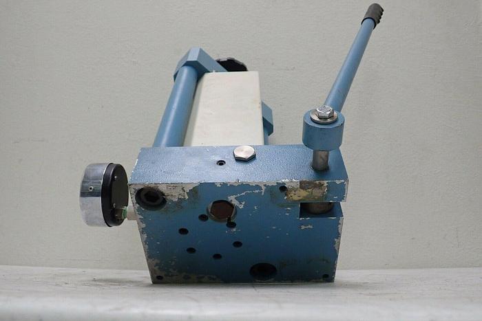 Used Beckman 199060 Model P16M 16 Ton Press