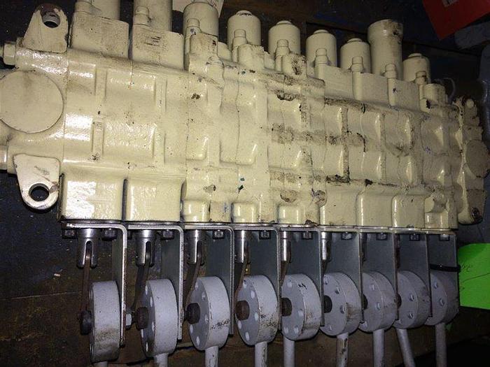 Used 0 Ingersoll-Rand 50623545 Husco 9-Spool Valve with Handles