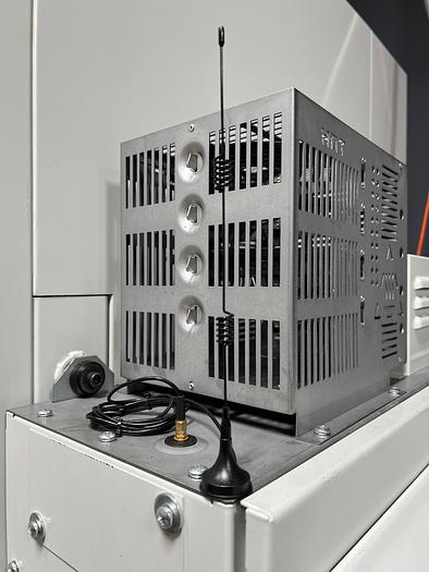 Used 2021 HAAS UMC-500SS 5-Axis CNC Vertical Machining Center