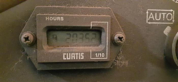 Used LINCOLN DUAL TRUNNION WELD CELL WITH FANUC ARCMATE 100iB ROBOT LINCOLN 455M WELDING POWER SUPPLY LOW HOURS