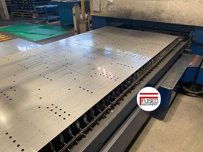 Gebruikt 2002 TRUMPF Trumatic L3050 5KW