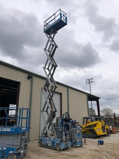 Used 2012 Genie GS-3232 DC Scissor Lift