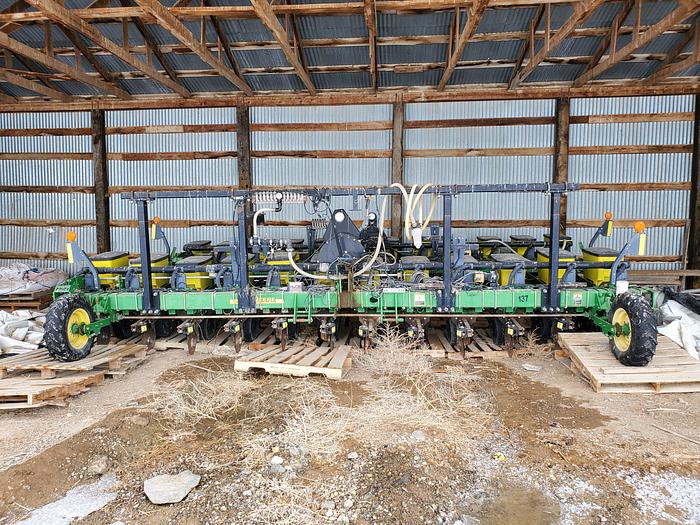 Used 12R22 John Deere 1730 MaxEmerge Plus Planter w/ Precision Meters