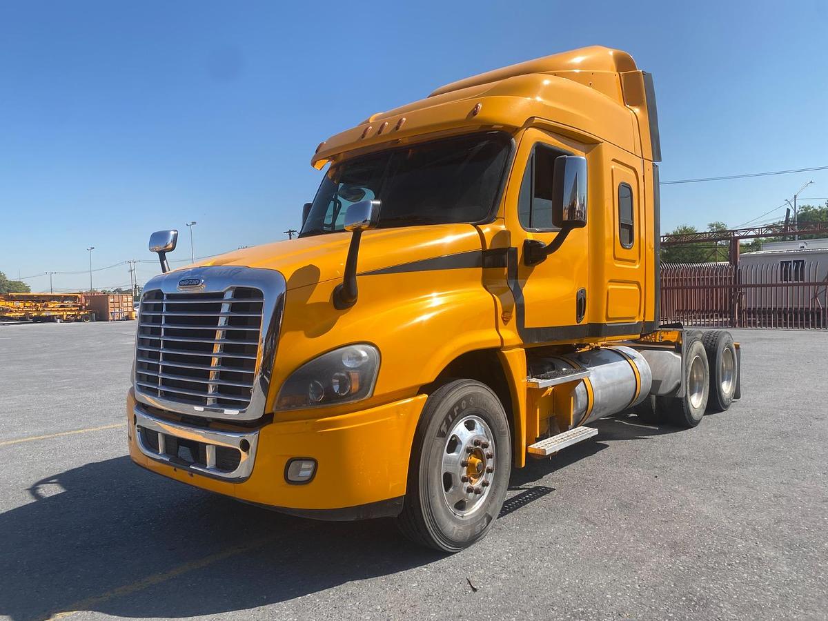 Usado Tractocamiones CASCADIA 125