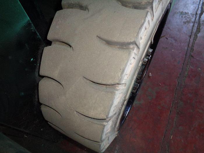 Usado 2012 MITSUBISHI LOTE 8 MONTACARGAS ELECTRICOS