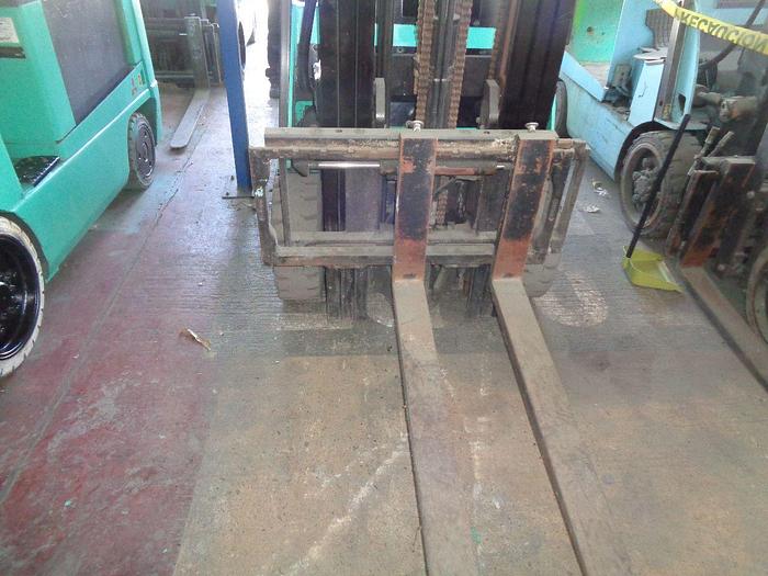 Usado 2012 MITSUBISHI LOTE 8 MONTACARGAS ELECTRICOS