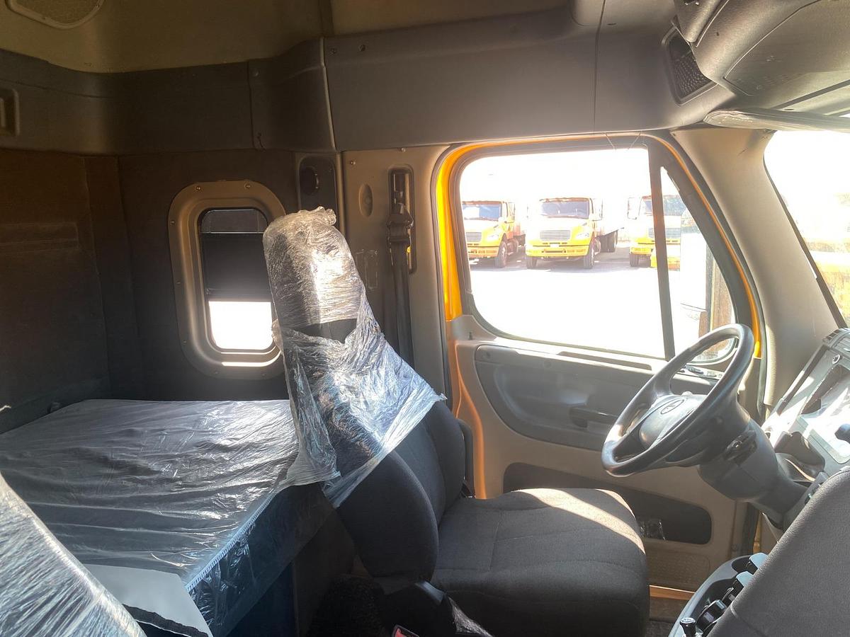 Usado Tractocamiones CASCADIA 125