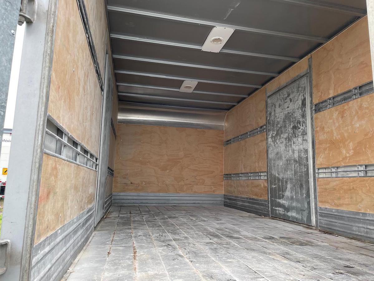 Usado CAMION CON CAJA SECA ELF 500 K