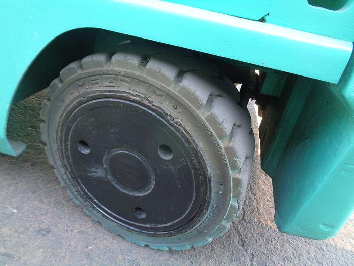 Usado 2012 MITSUBISHI LOTE 8 MONTACARGAS ELECTRICOS