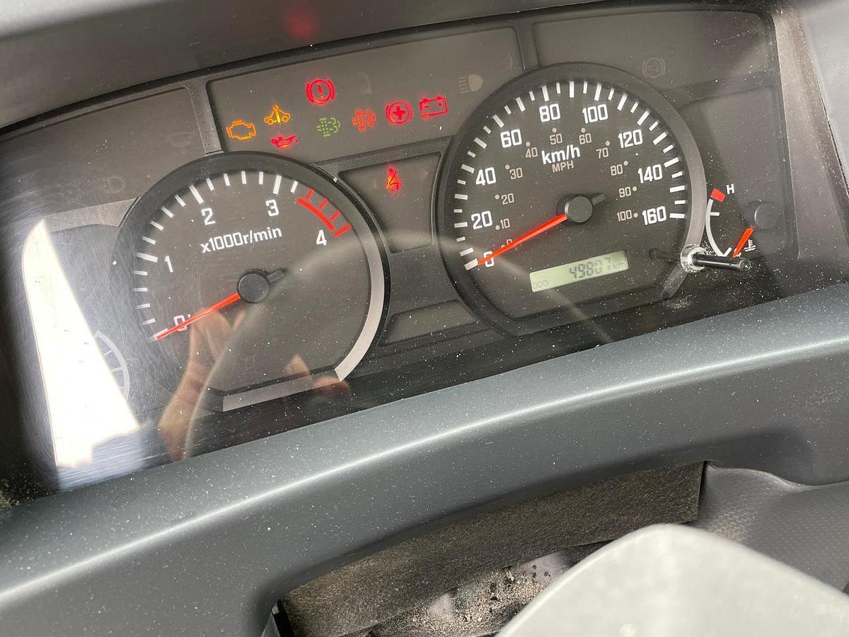 Usado CAMION CON CAJA SECA ELF 500 K