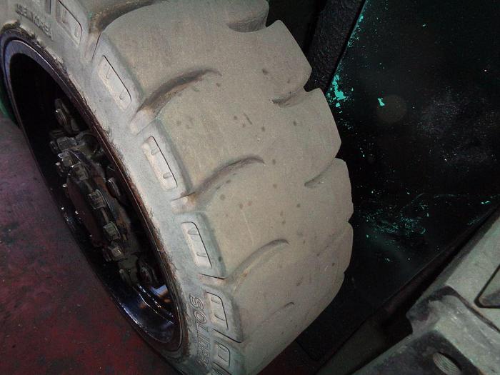 Usado 2012 MITSUBISHI LOTE 8 MONTACARGAS ELECTRICOS