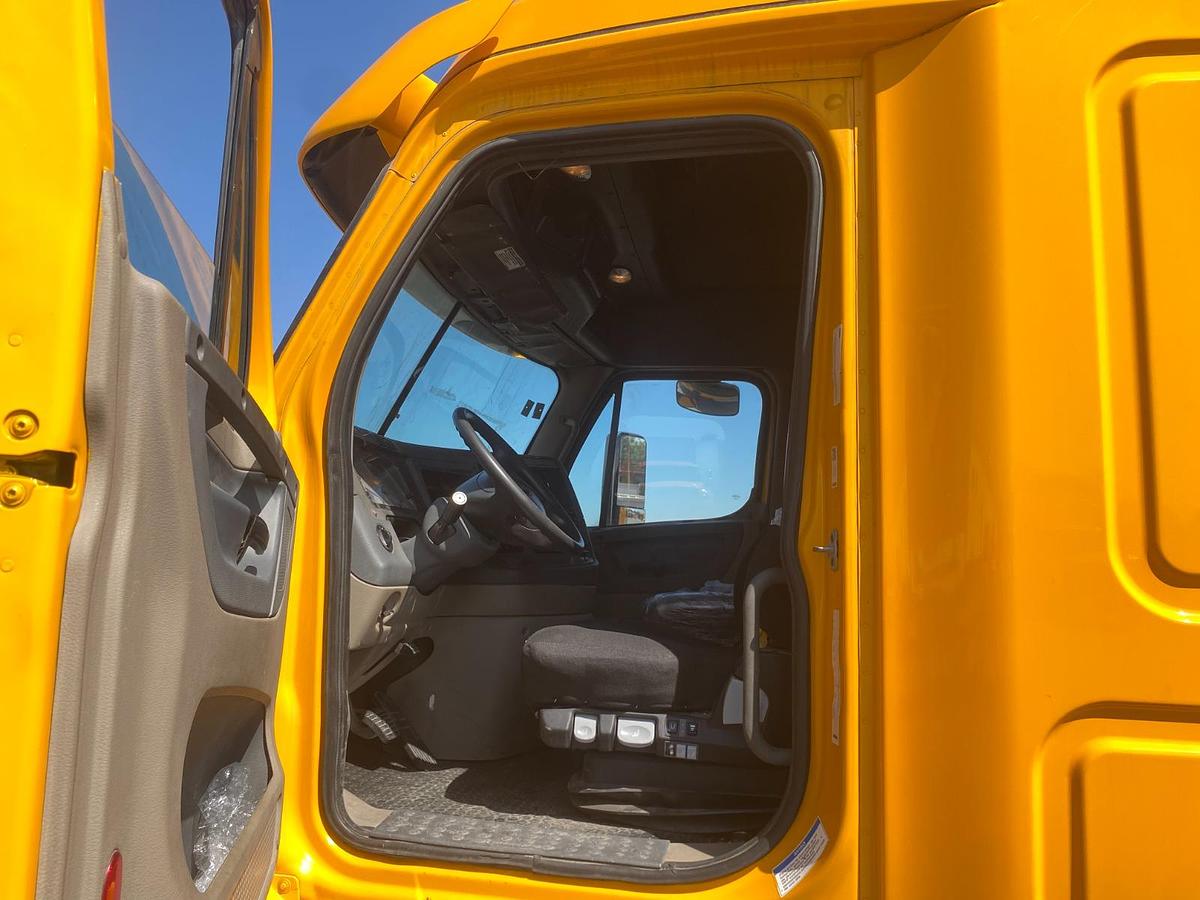 Usado Tractocamiones CASCADIA 125