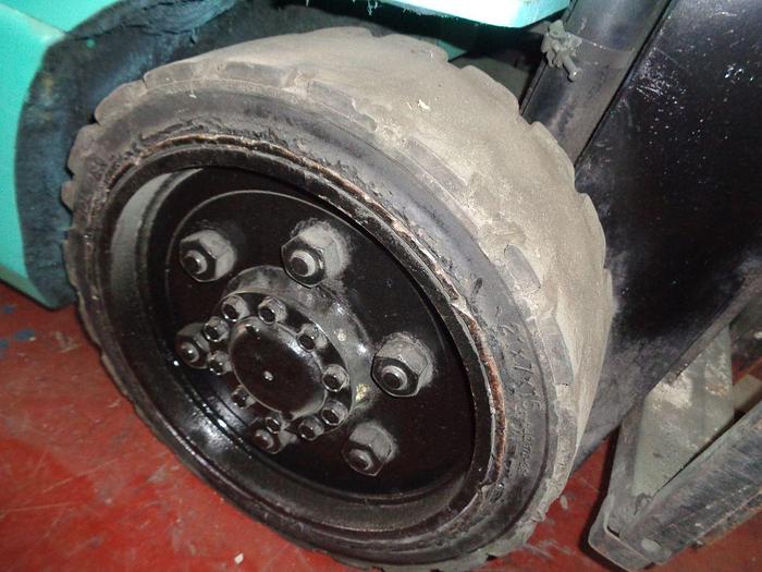 Usado 2012 MITSUBISHI LOTE 8 MONTACARGAS ELECTRICOS