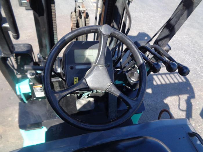 Usado 2012 MITSUBISHI LOTE 8 MONTACARGAS ELECTRICOS