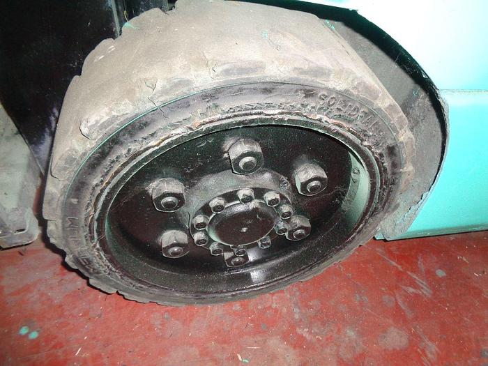 Usado 2012 MITSUBISHI LOTE 8 MONTACARGAS ELECTRICOS