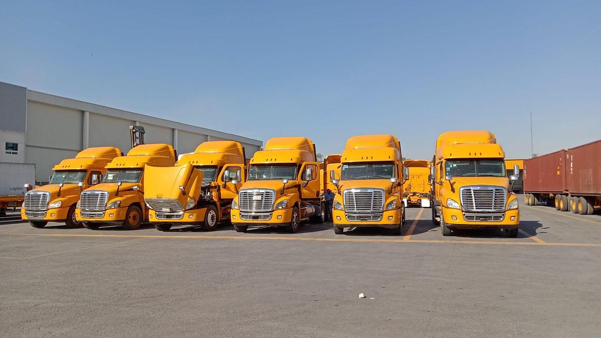 Usado Tractocamiones CASCADIA 125