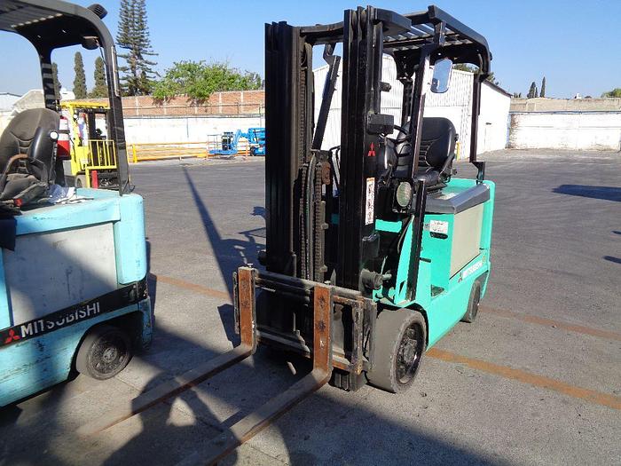 Usado 2012 MITSUBISHI LOTE 8 MONTACARGAS ELECTRICOS