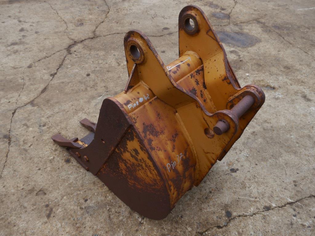 Used Digger Bucket to fit Case 580