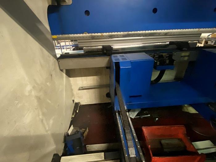 Used 2003 Trumpf TrumaBend V230 CNC Pressbrake