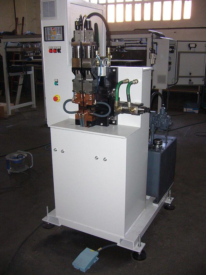 Ricondizionato Saldatrice Di Testa - Automatic butt welders