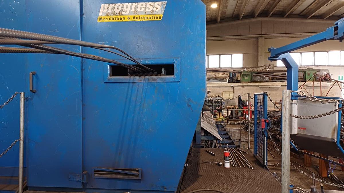 Usato PROGRESS Macchina Raddrizza Taglia Barre e Piegatura delle estremità in automatico