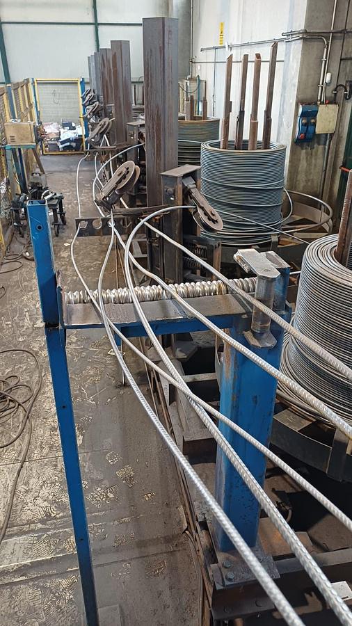 Usato PROGRESS Macchina Raddrizza Taglia Barre e Piegatura delle estremità in automatico