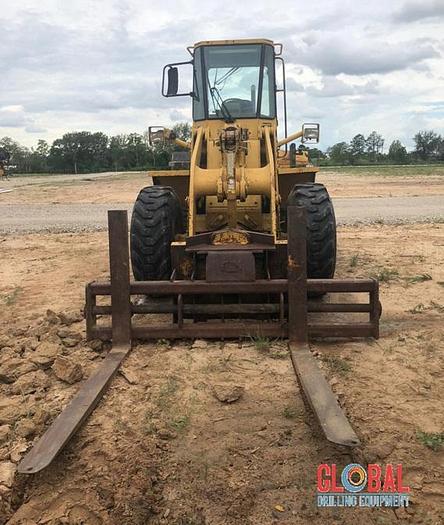 Used Item 0776 : CAT 926E Loader