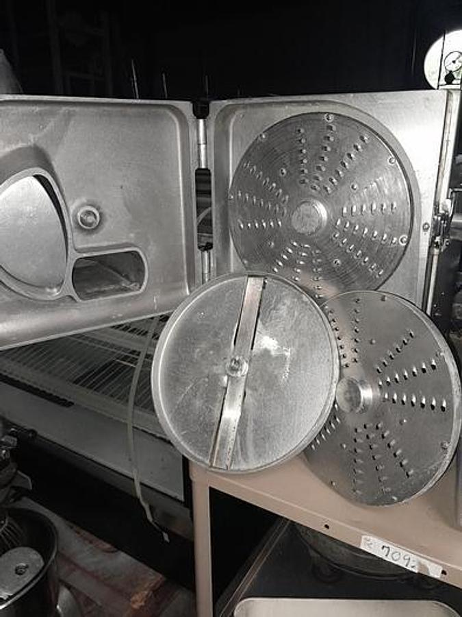 Used QUALHEIM FOOD PROCESSOR Md. 440