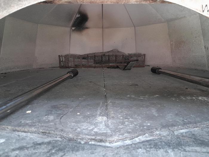Like-new WOODSTONE PIZZA OVEN MOUNTIAN SERIES