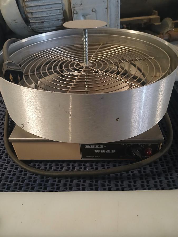 Used Wisco Industries Model 630 Commercial Food Warmer / Snack Oven