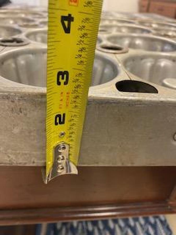 Used MINI BUNDT-LETTE PANS