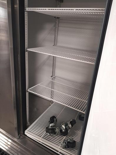 Used TRUE 3 DOOR COOLER T-72