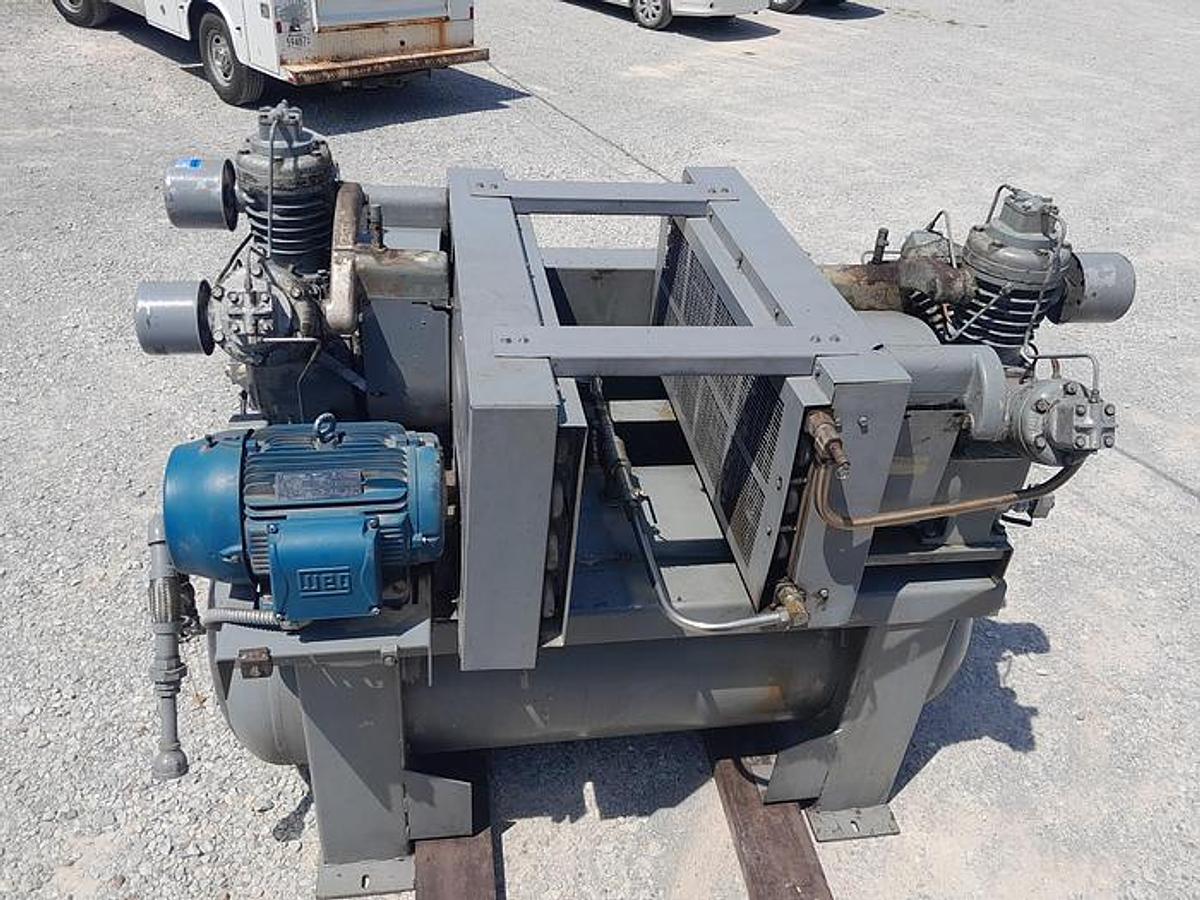 Used INGERSOLL-RAND AIR COMPRESSOR Md.TPTA 40
