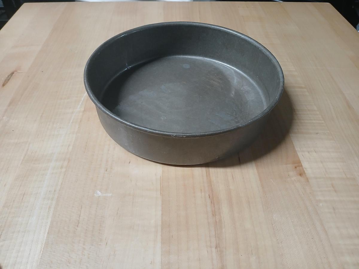 Used Round Cake Pan