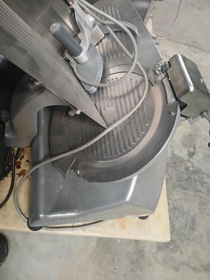 Like-new Hobart 262T Commercial Food Preparing Machine